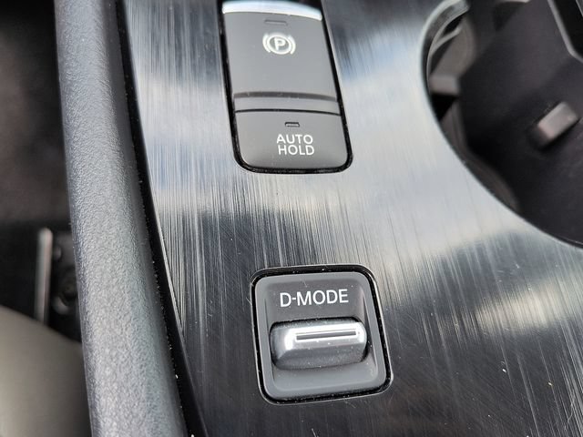 Used 2025 Nissan Rogue SV FWD image 23