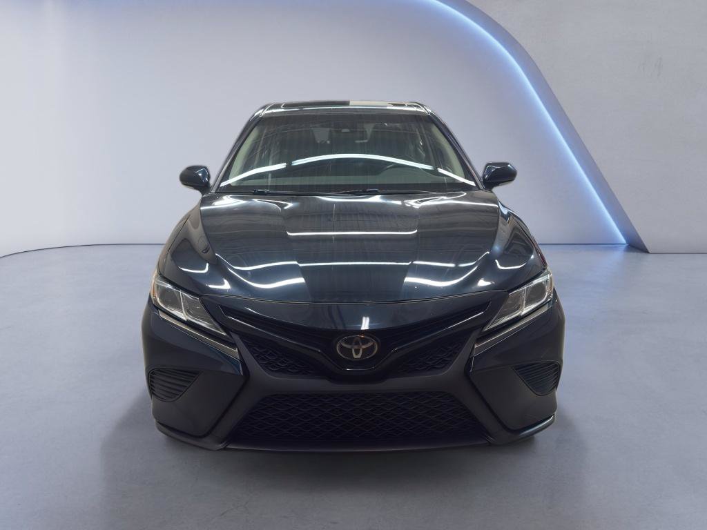 Used 2018 Toyota Camry SE w/ Moonroof Package FWD image 2