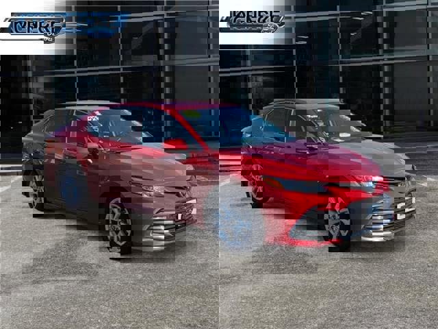 Used 2023 Toyota Camry LE image 7