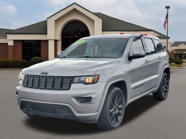 Used 2019 Jeep Grand Cherokee Altitude AWD/4WD image 2