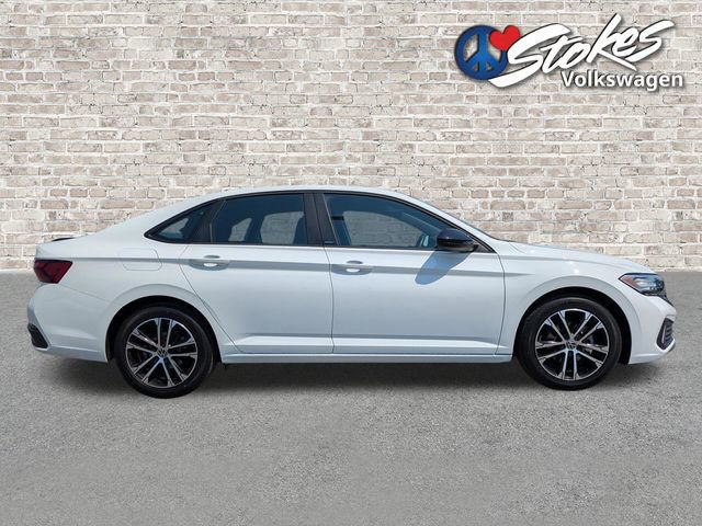 Certified 2024 Volkswagen Jetta Sport image 3