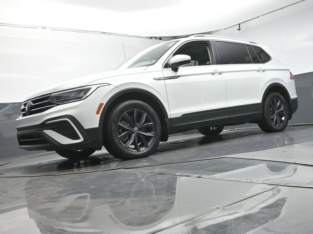 Used 2022 Volkswagen Tiguan SE FWD image 35