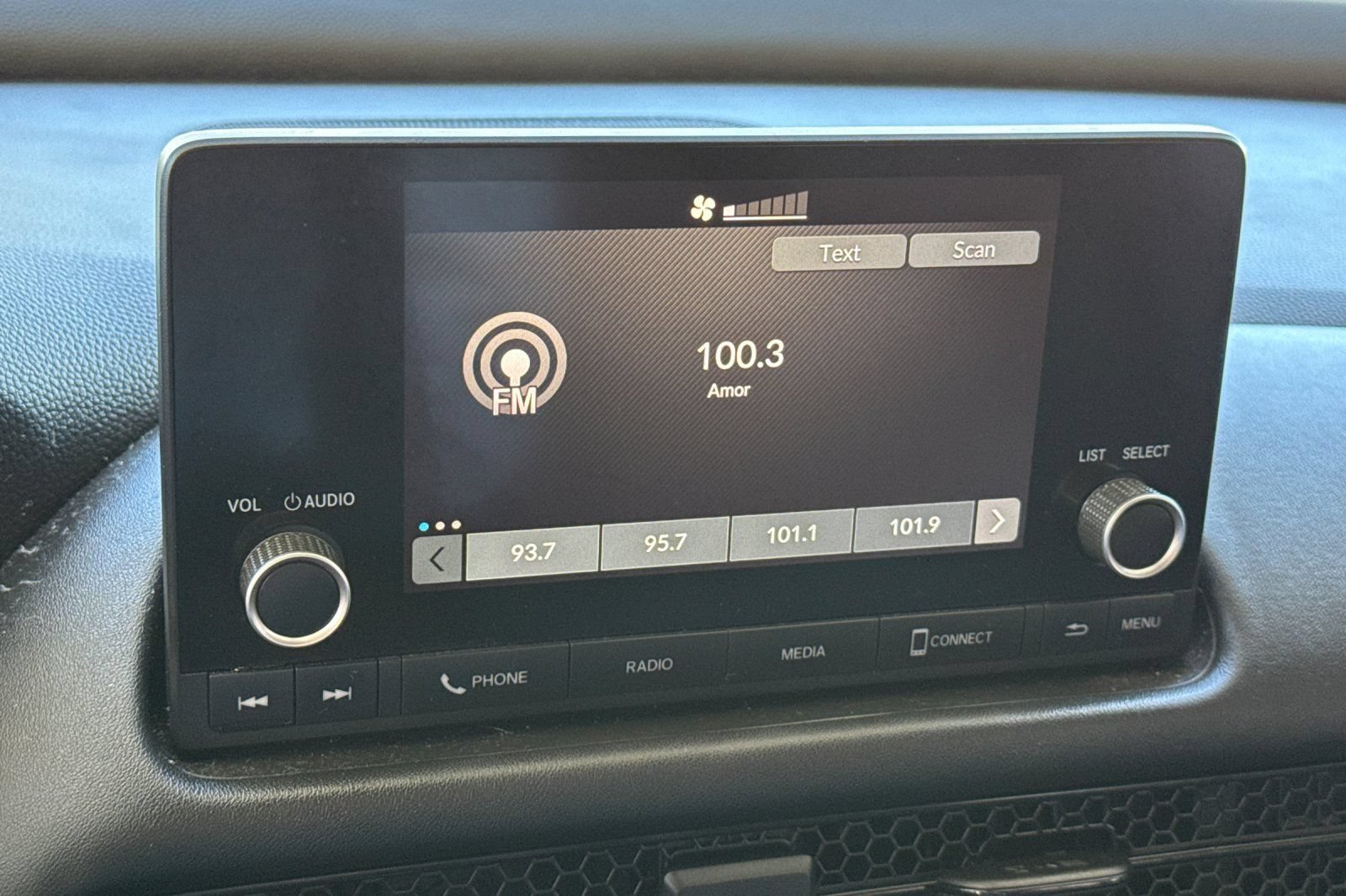 Used 2024 Honda HR-V LX image 27