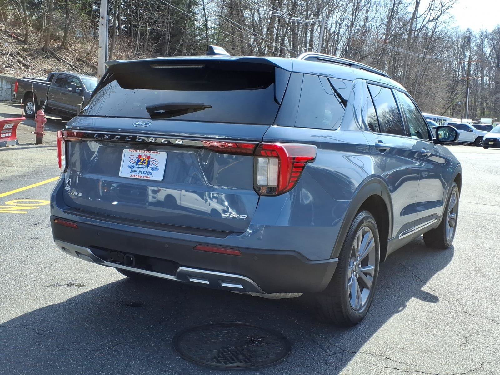 Certified 2025 Ford Explorer Active w/ Active Comfort Package AWD/4WD image 8