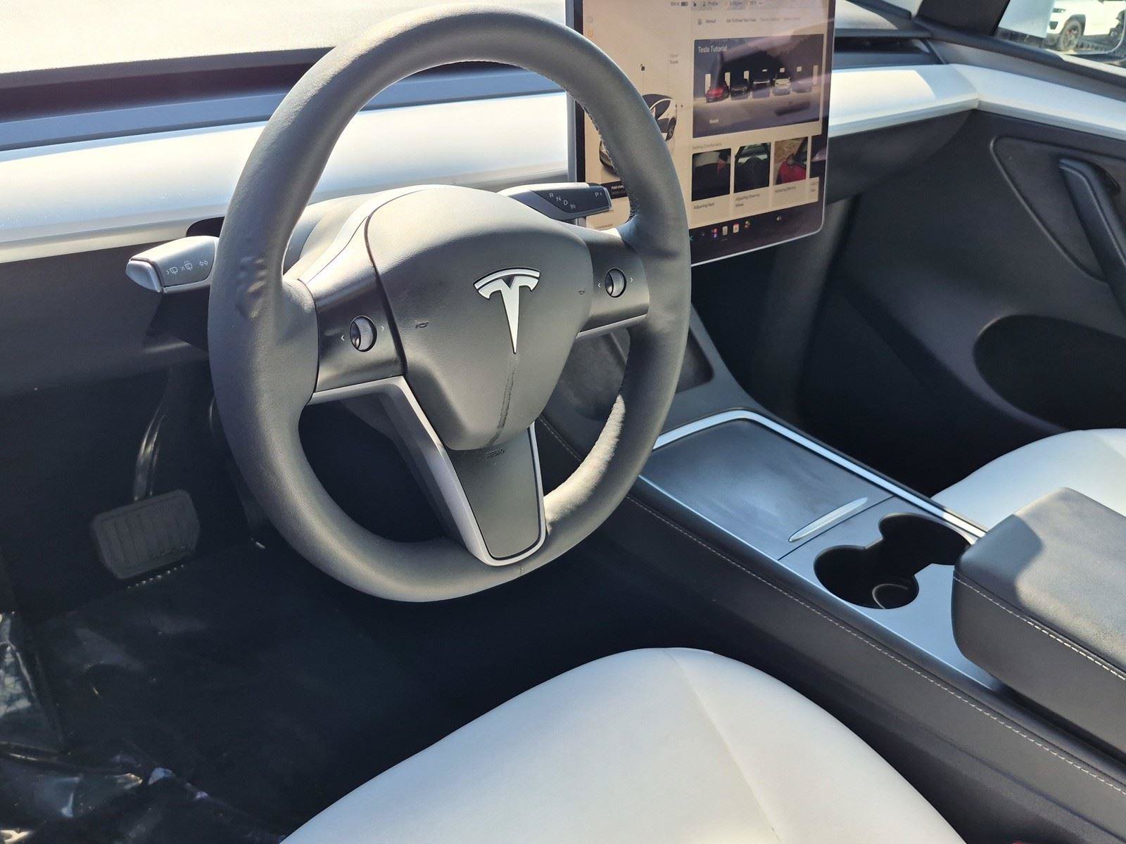 Used 2023 Tesla Model Y AWD image 16