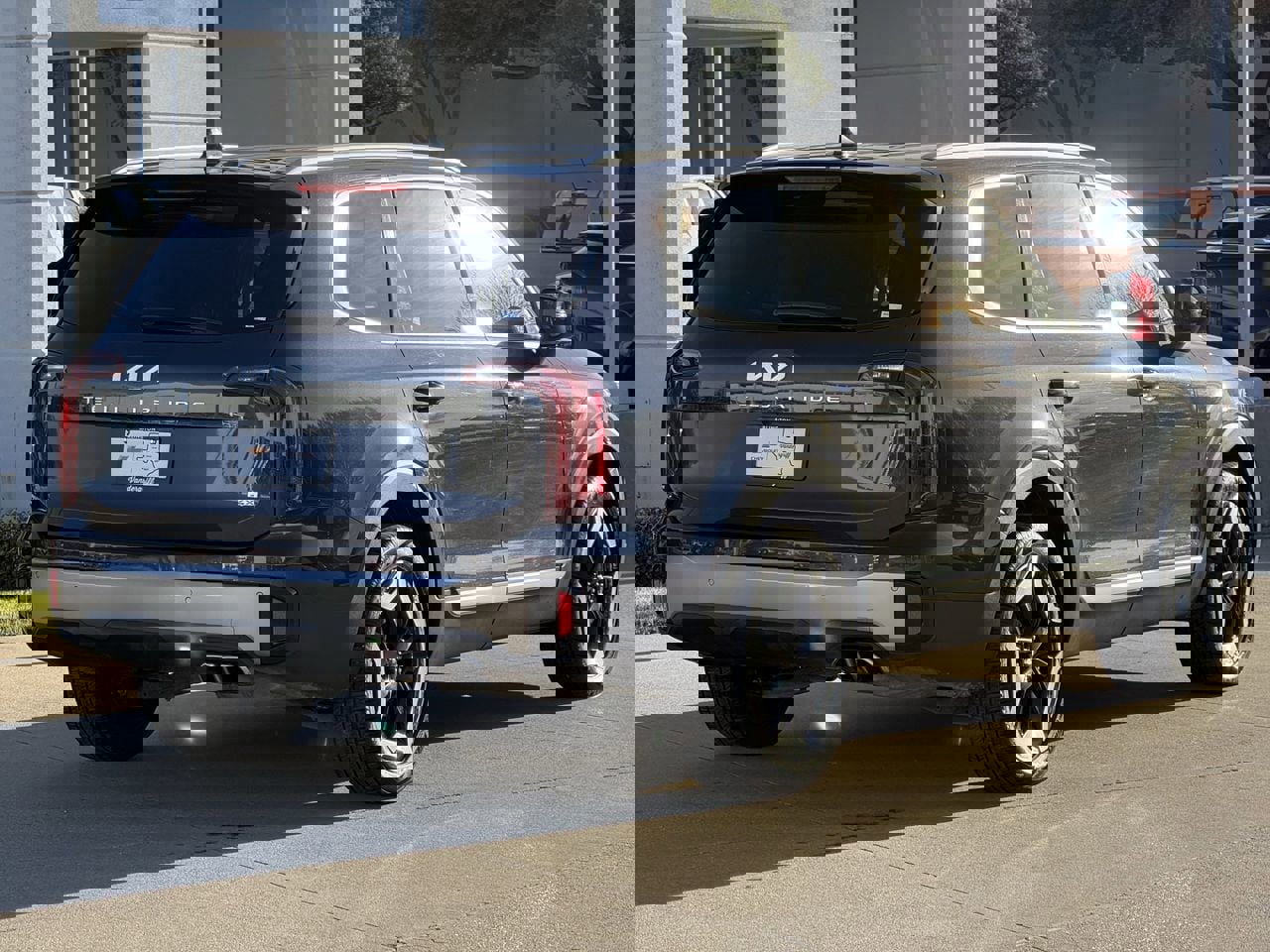 Used 2025 Kia Telluride S image 4