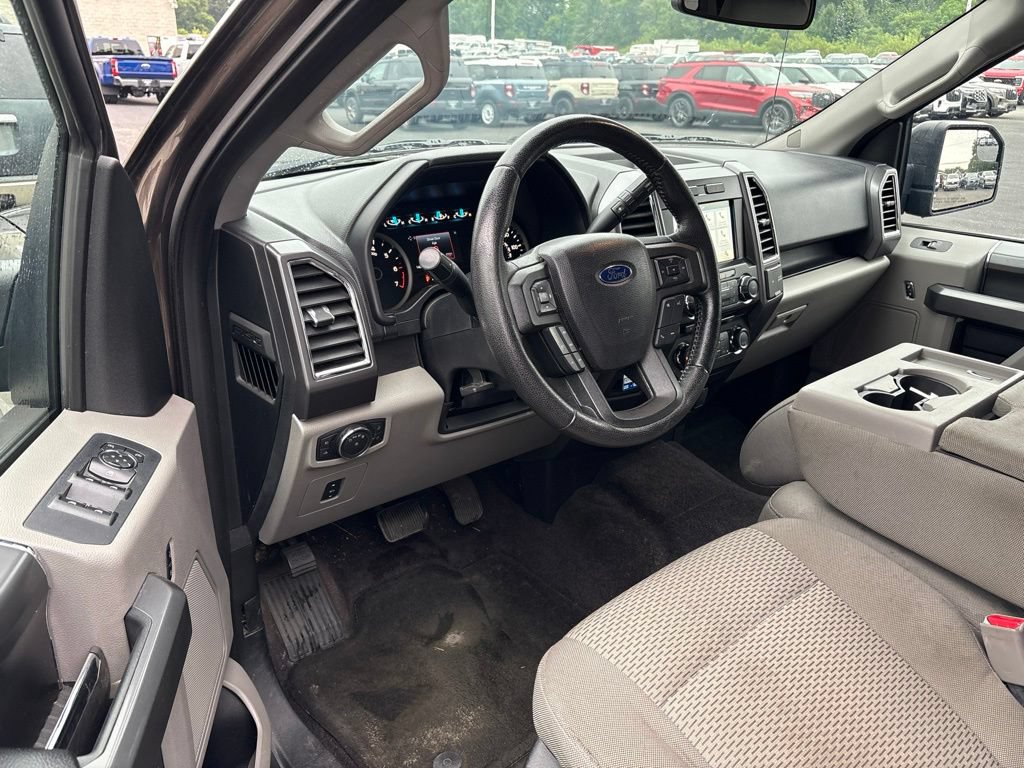 Used 2016 Ford F150 XLT w/ Equipment Group 302A Luxury AWD/4WD image 7