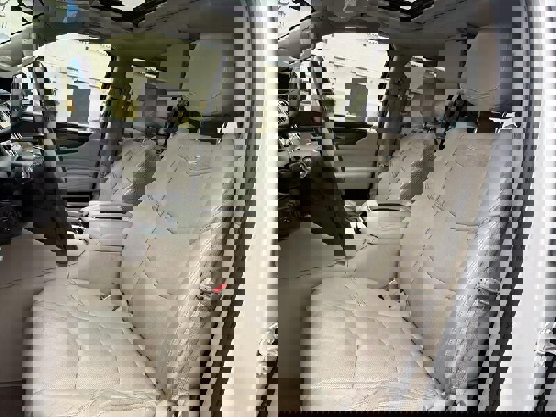 Used 2019 Cadillac Escalade ESV Luxury image 13