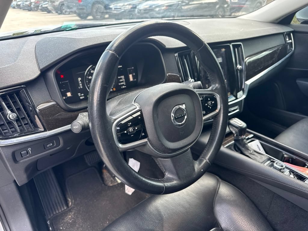 Used 2018 Volvo S90 T5 Momentum FWD image 9