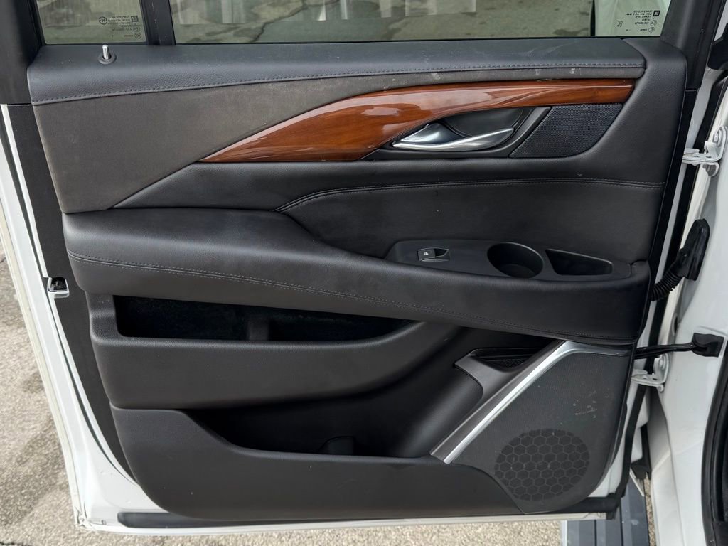 Used 2018 Cadillac Escalade ESV Premium Luxury image 18