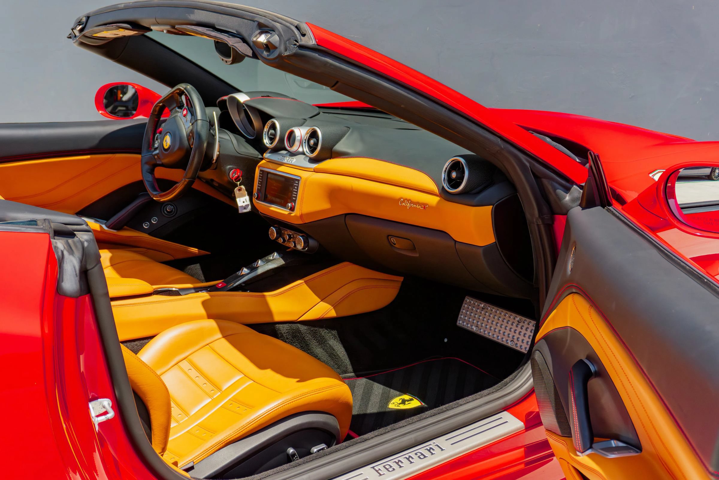 Used 2016 Ferrari California T RWD image 59