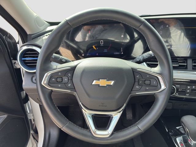 Used 2025 Chevrolet Trax LT w/ Driver Confidence Package image 18