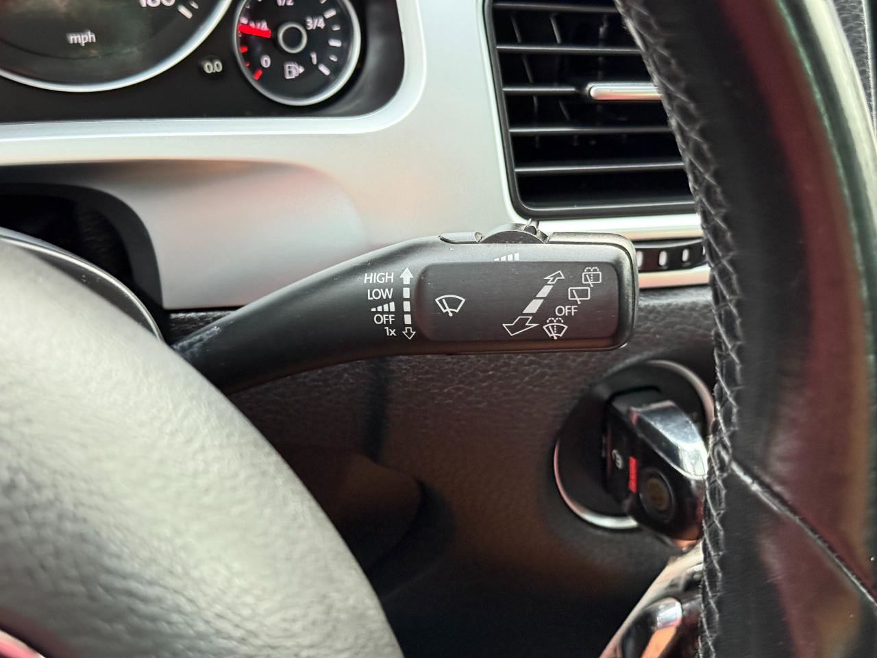 Used 2012 Volkswagen Touareg VR6 image 73