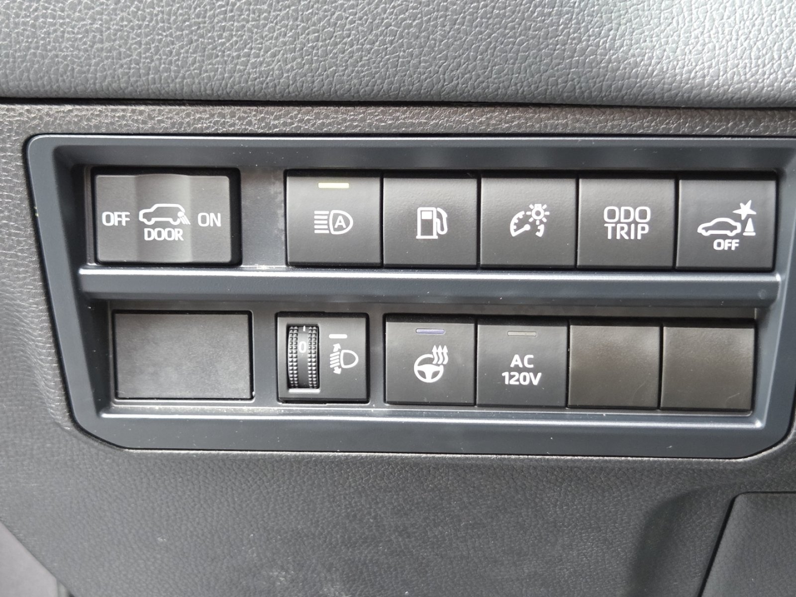 Used 2024 Toyota Sequoia SR5 w/ SR5 Premium Package AWD/4WD image 10