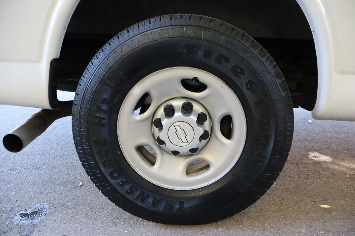 Used 2017 Chevrolet Express 2500 LS image 39