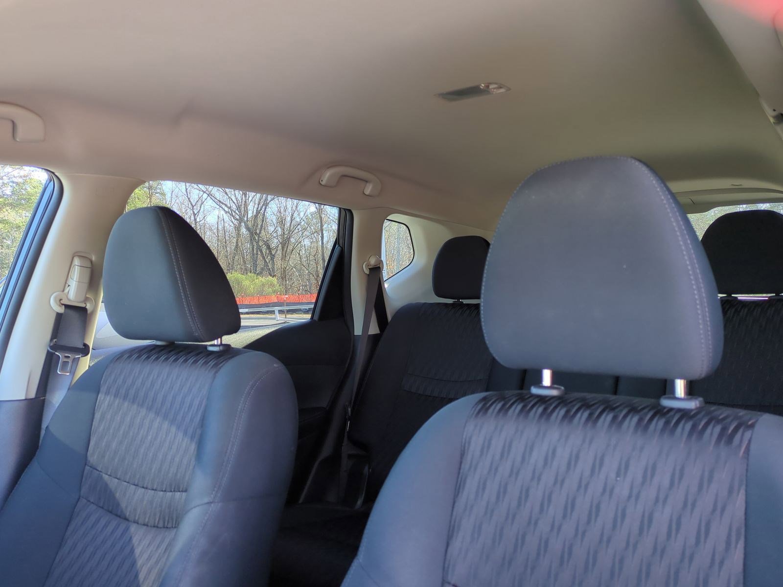 Used 2018 Nissan Rogue SV w/ Premium Package image 16