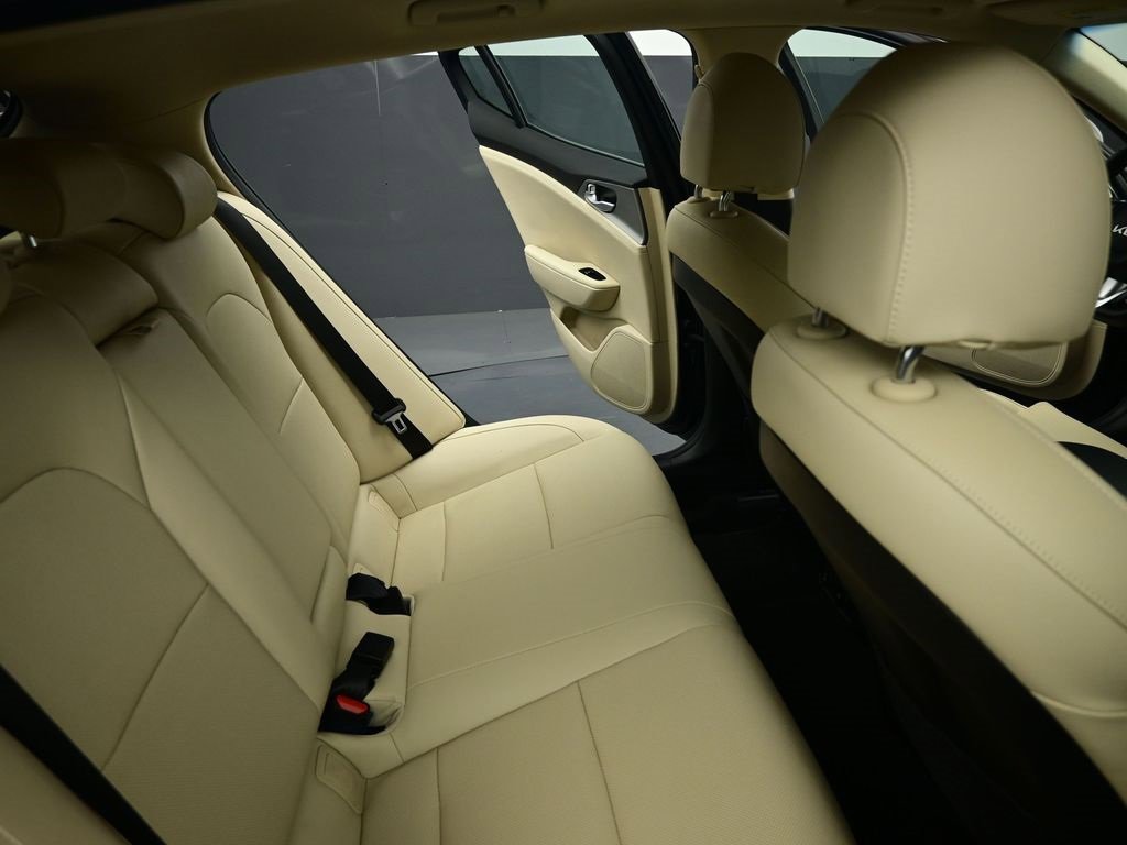 Certified 2022 Kia Stinger GT1 image 29