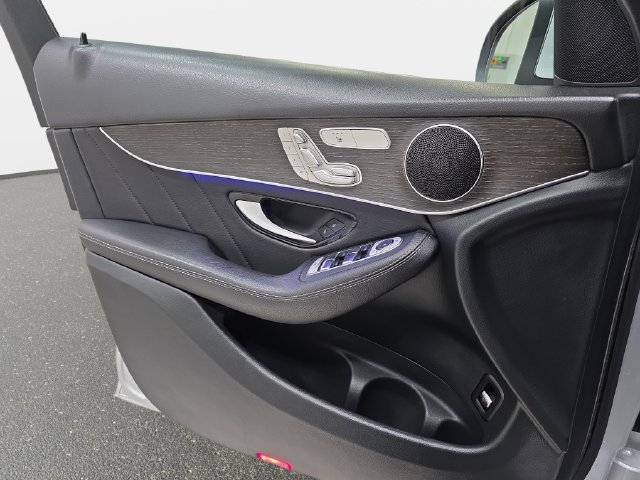 Used 2020 Mercedes-Benz GLC 300 4MATIC image 27
