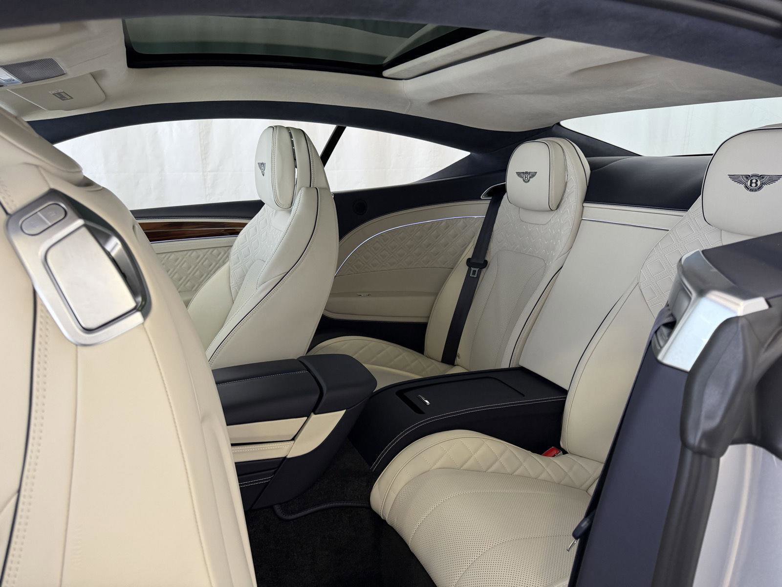 Used 2023 Bentley Continental GT Azure image 23