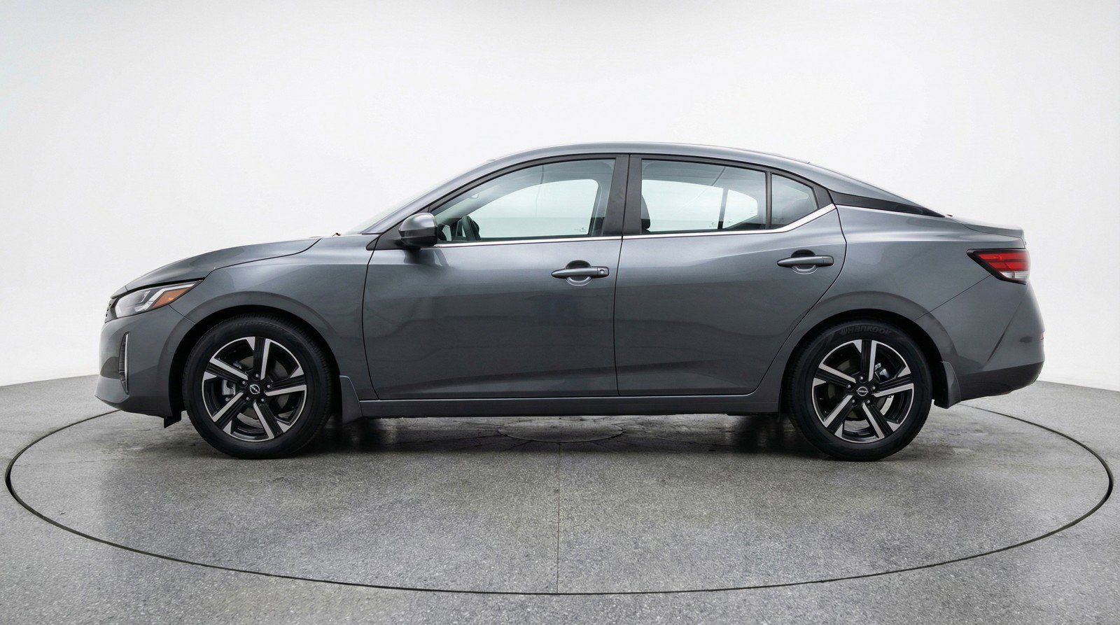 Used 2025 Nissan Sentra SV FWD image 5