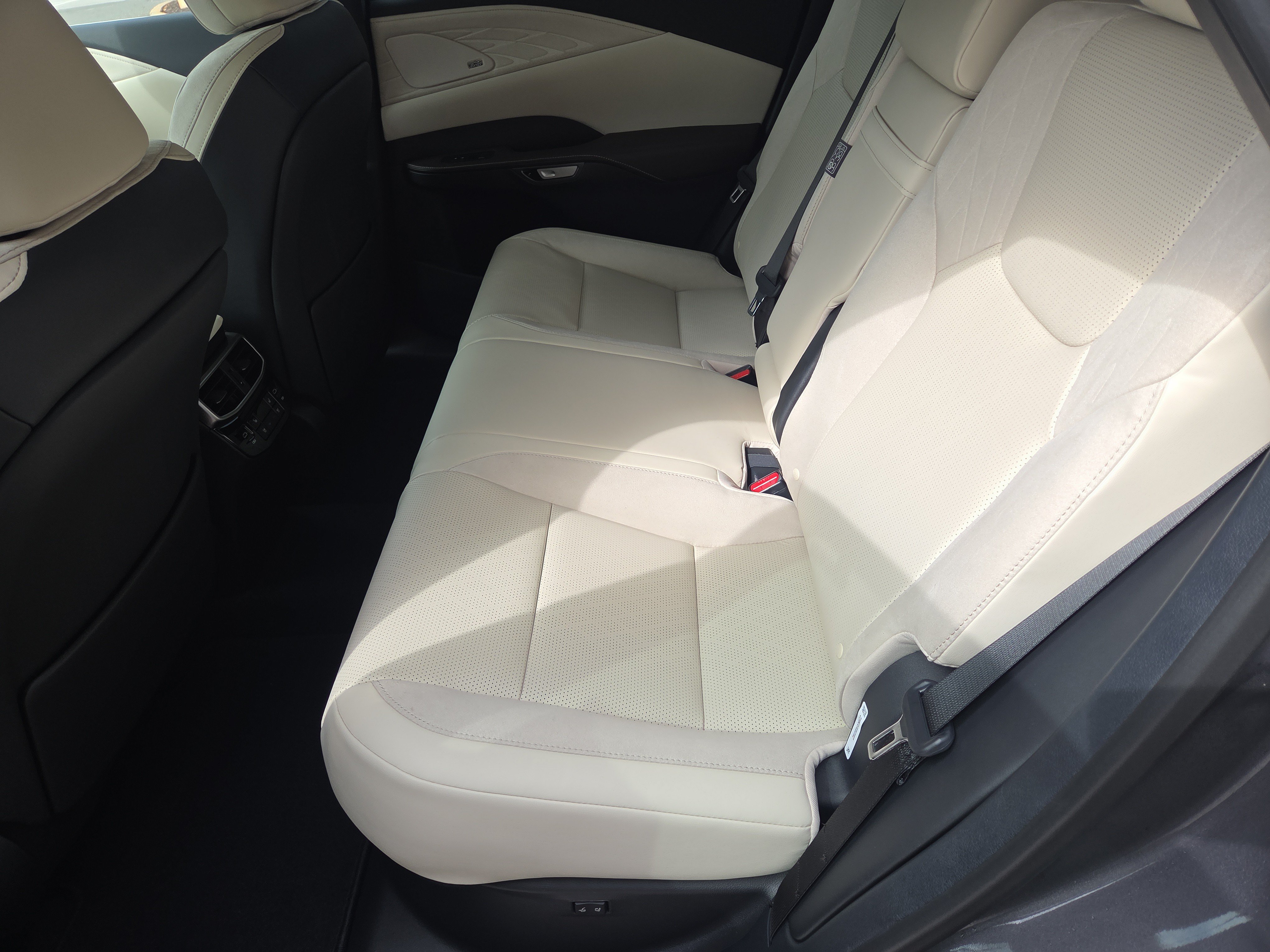 New 2026 Lexus RX 350 AWD w/ Convenience Package image 10