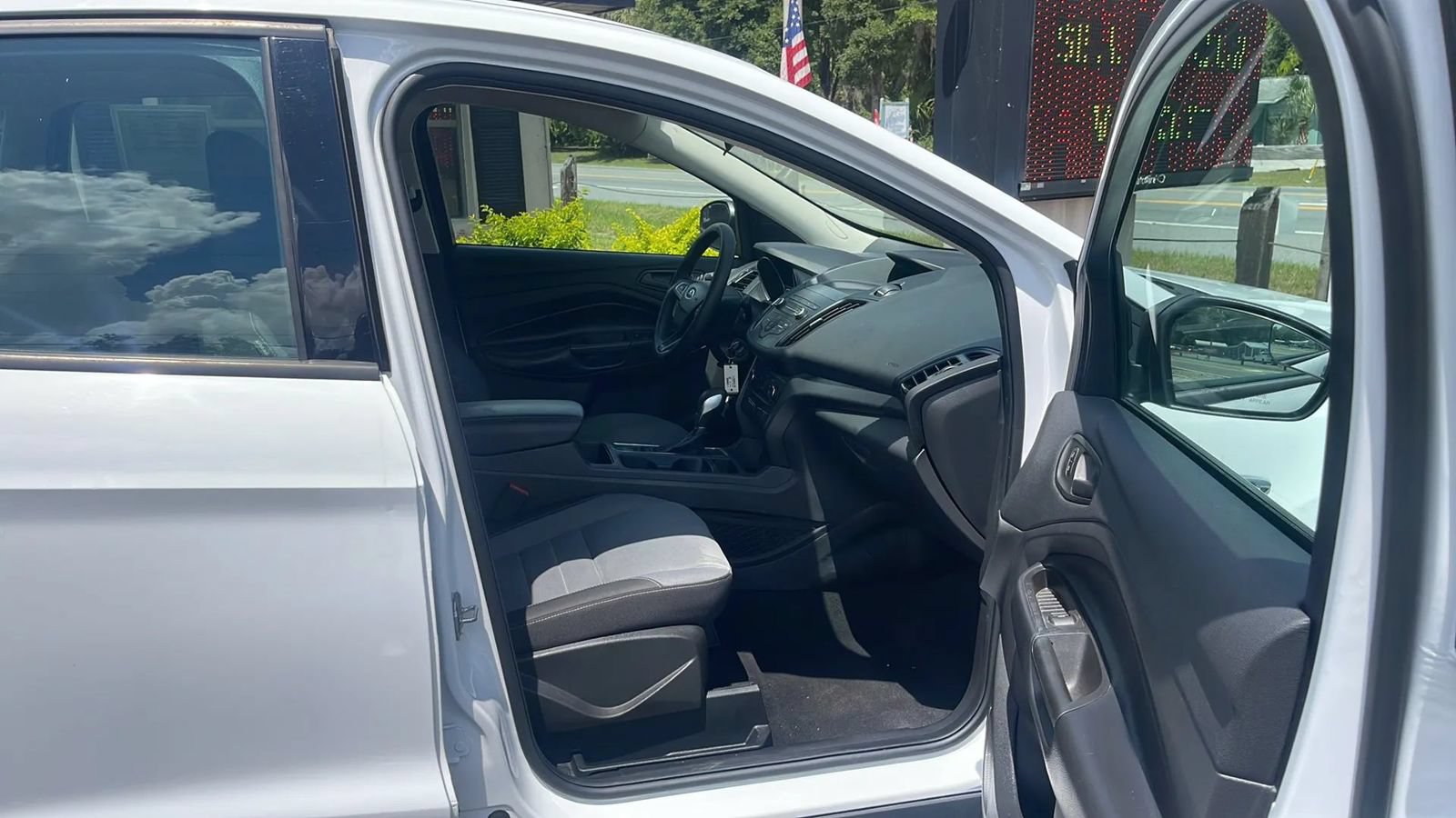 Used 2019 Ford Escape S FWD image 11