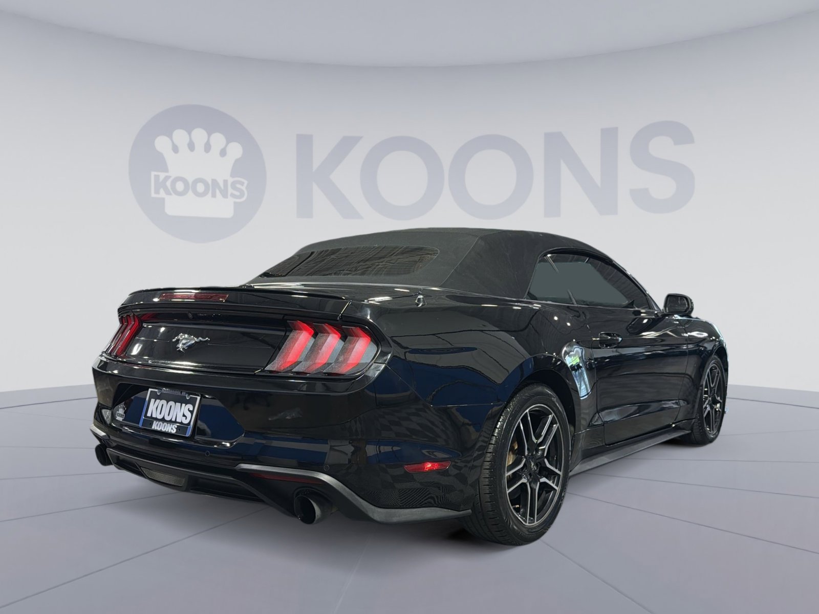 Used 2019 Ford Mustang Premium RWD image 4