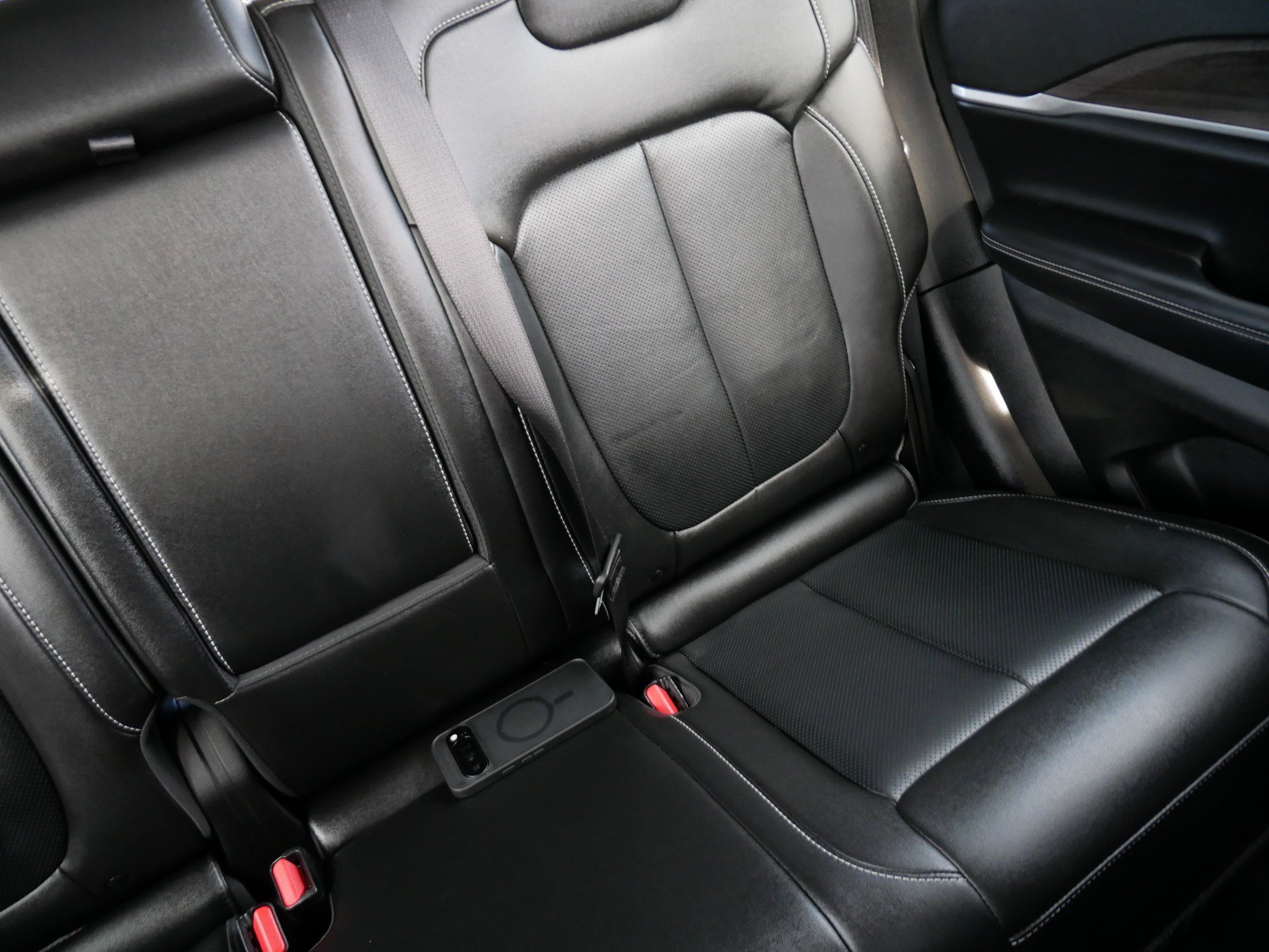 Certified 2023 Jeep Grand Cherokee Limited w/ Luxury Tech Group II image 14