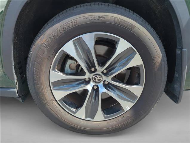 Used 2025 Toyota Highlander XLE AWD/4WD image 10