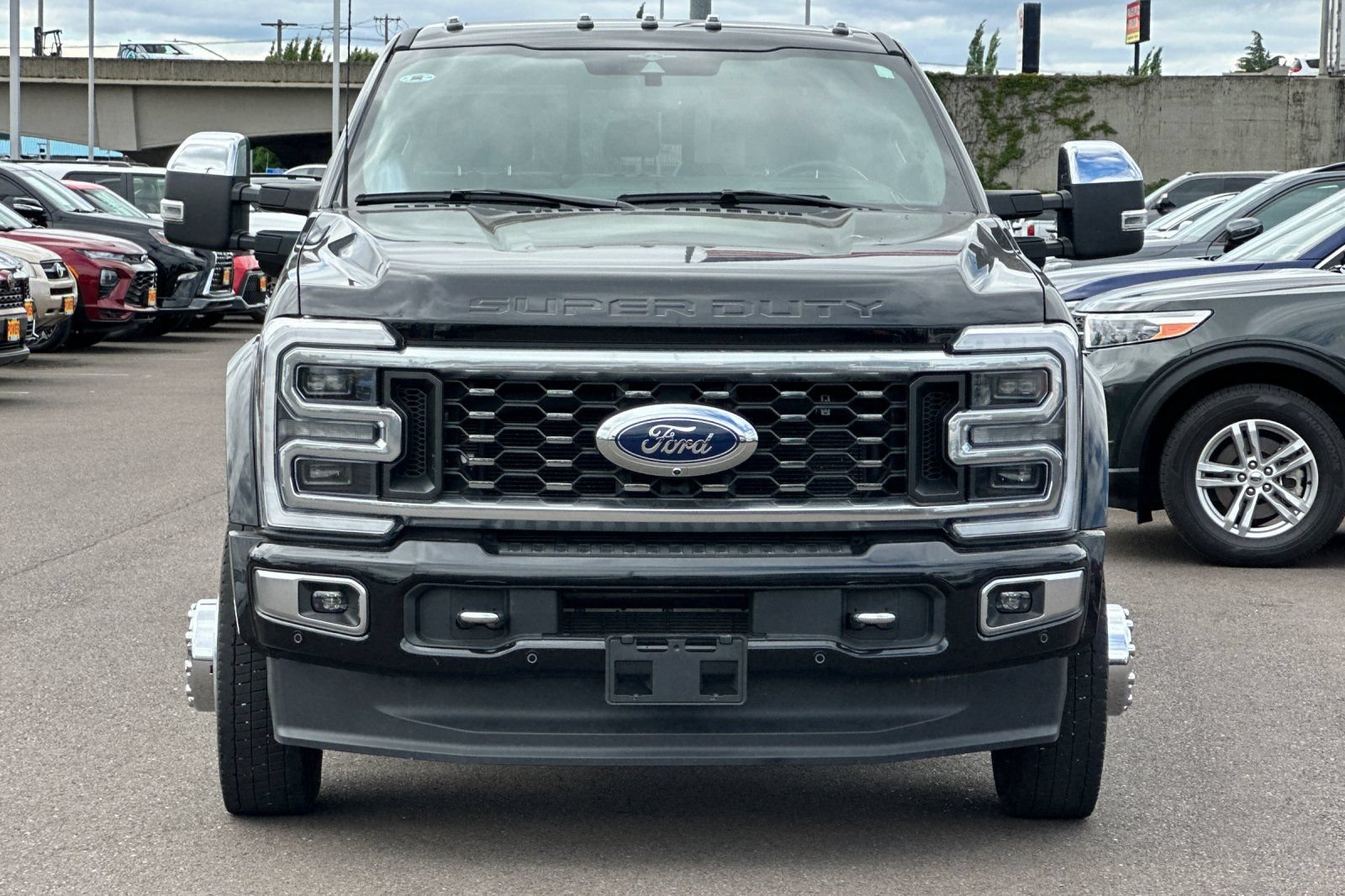 Used 2023 Ford F450 Platinum w/ FX4 Off-Road Package AWD/4WD image 9