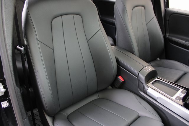 Used 2024 Mercedes-Benz GLB 250 4MATIC w/ Exclusive Package image 14