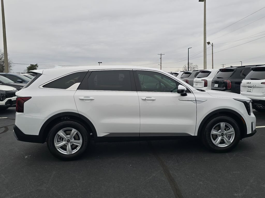 New 2026 Kia Sorento LX FWD image 2