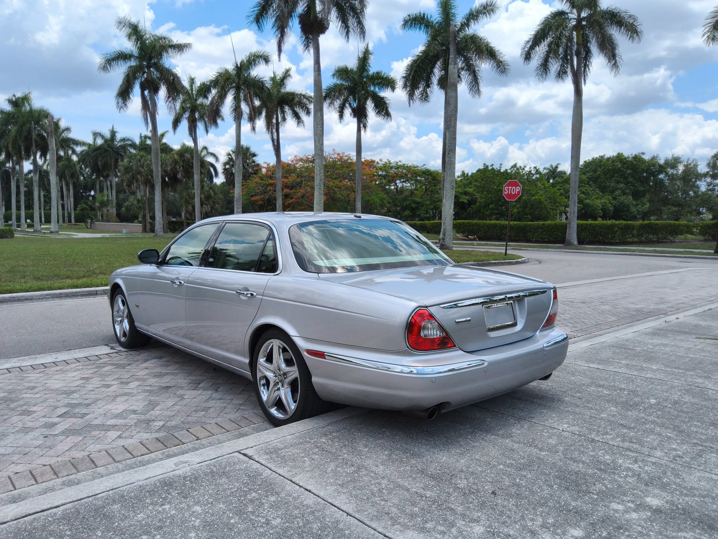Used 2006 Jaguar XJ Vanden Plas RWD image 22
