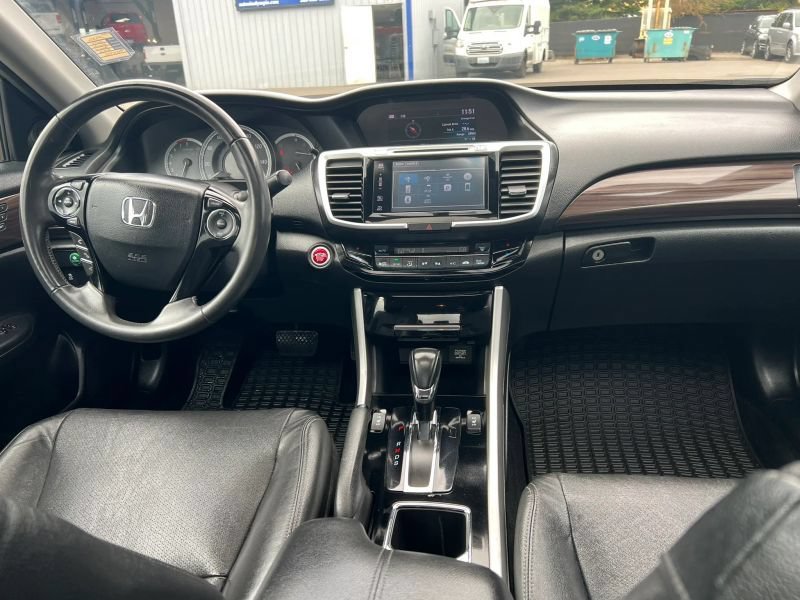 Used 2017 Honda Accord EX-L image 11