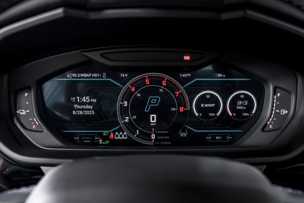 Used 2025 Lamborghini Urus SE image 16