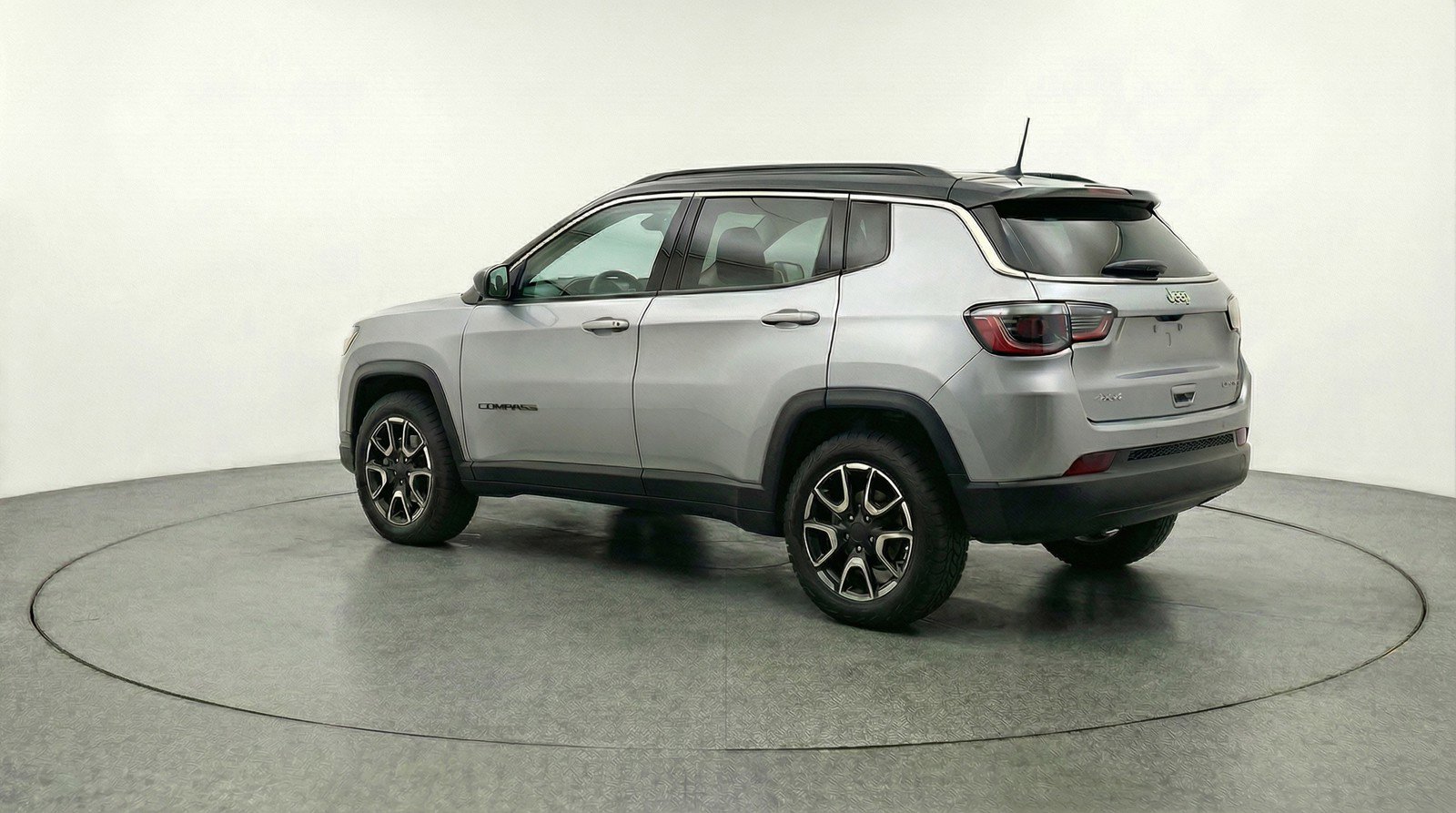 Used 2025 Jeep Compass Trailhawk AWD/4WD image 6