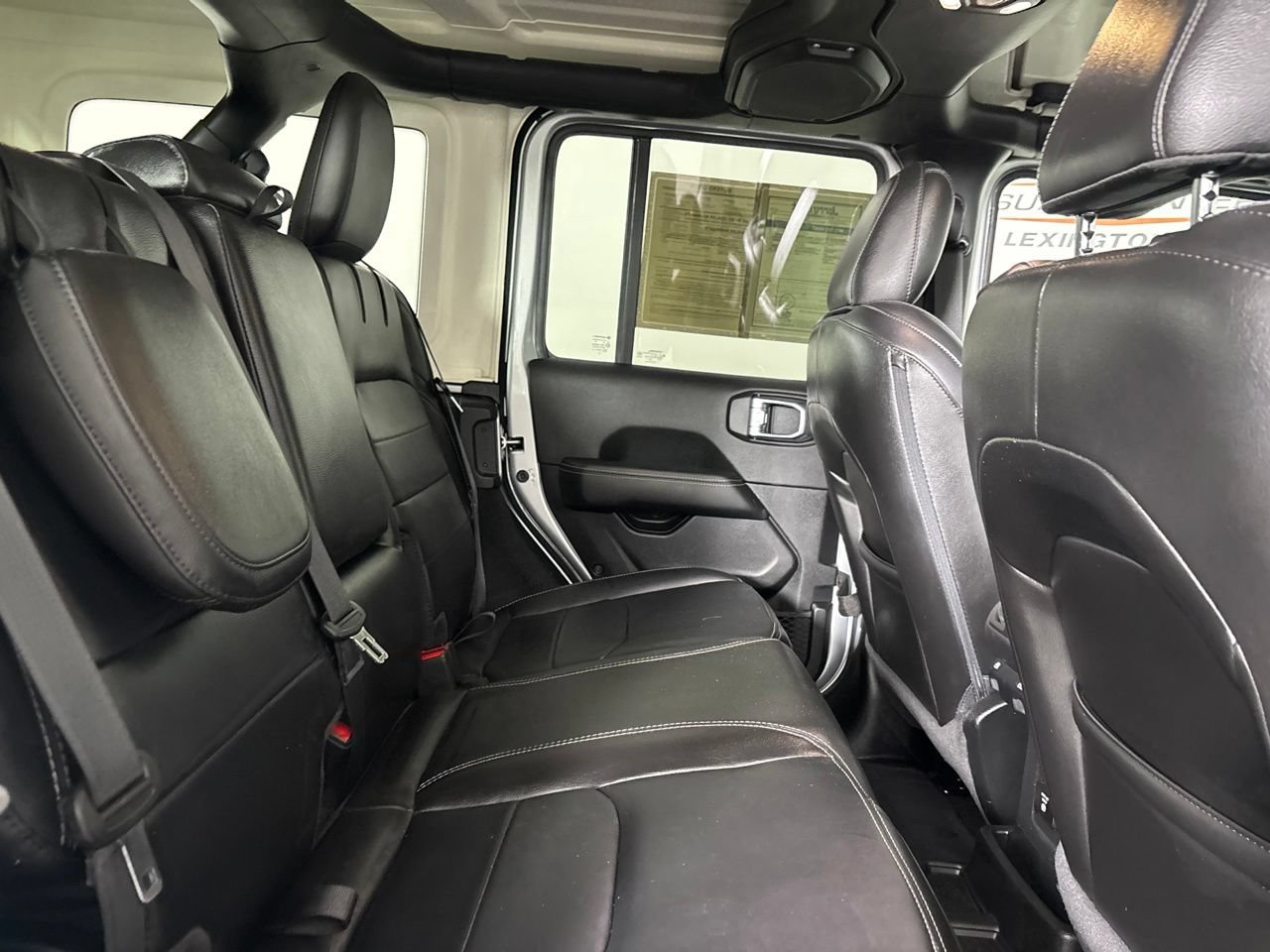 Used 2022 Jeep Wrangler Unlimited Sahara AWD/4WD image 24