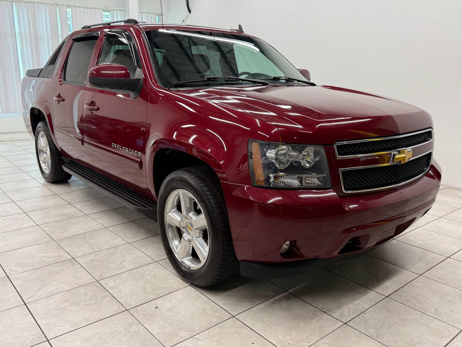 Used 2007 Chevrolet Avalanche LTZ w/ LTZ Preferred Equipment Group AWD/4WD image 1