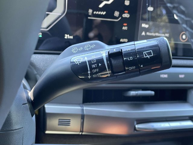 New 2027 Kia EV3 Wind FWD image 25