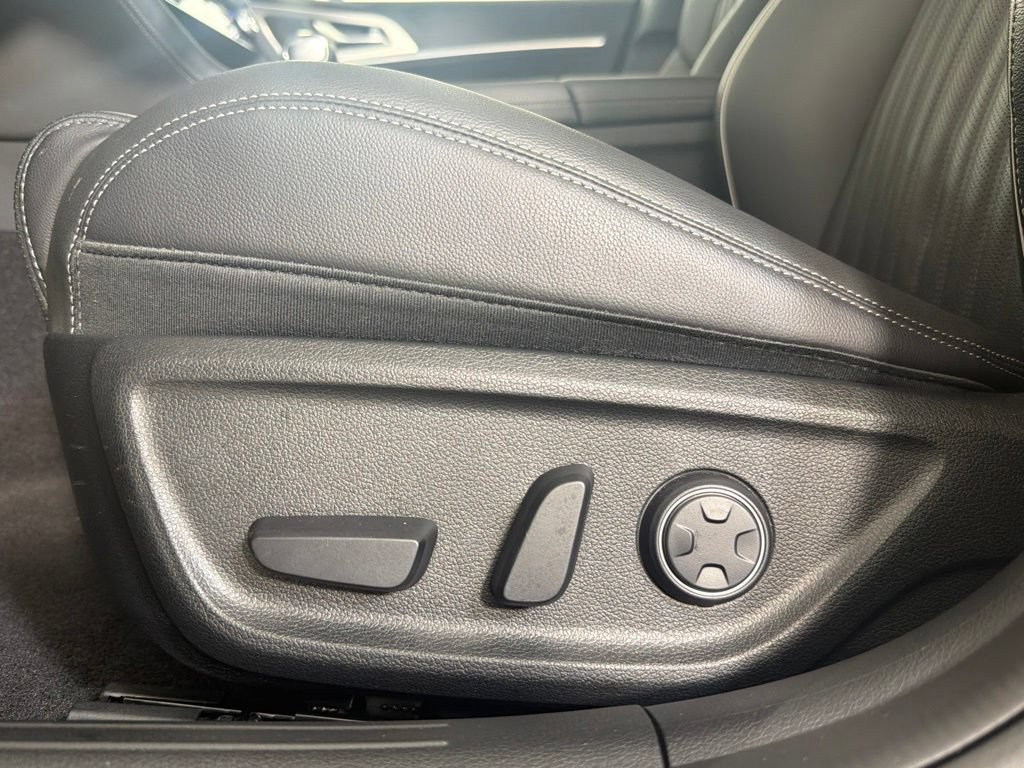 Used 2026 Genesis G70 2.5T Prestige RWD image 12