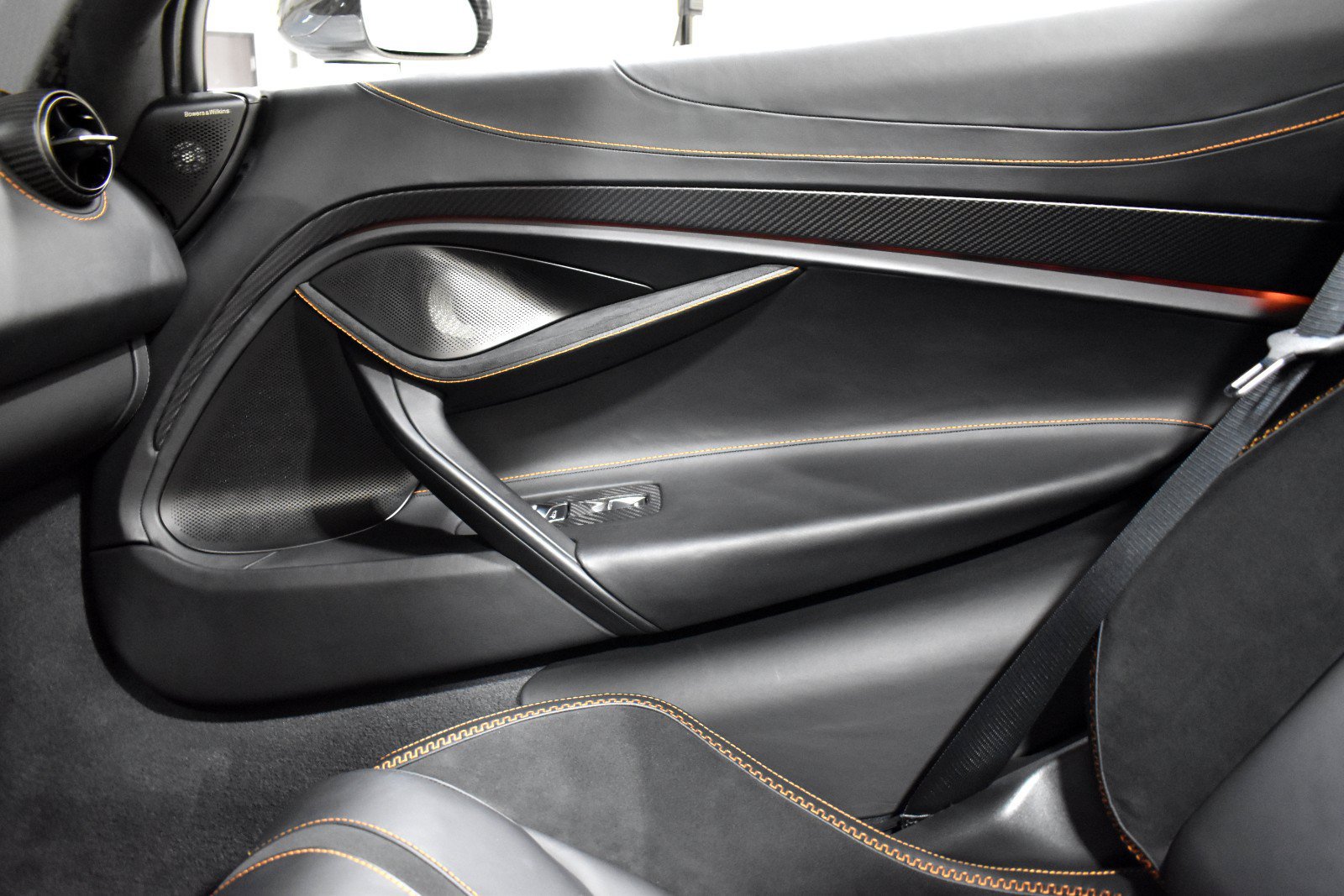 Used 2025 McLaren 750S Spider RWD image 42