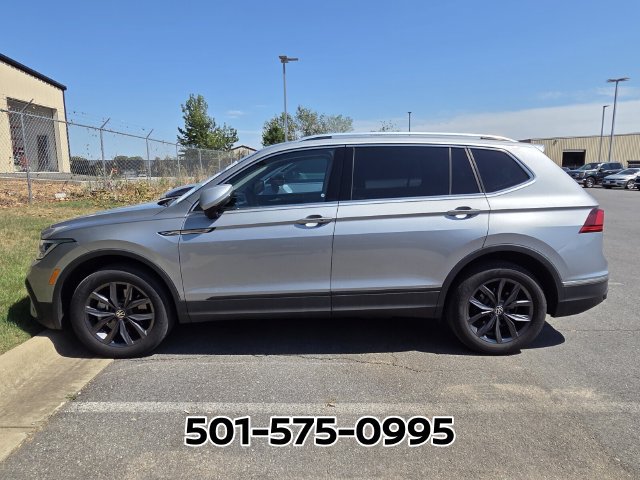 Used 2023 Volkswagen Tiguan SE FWD image 2