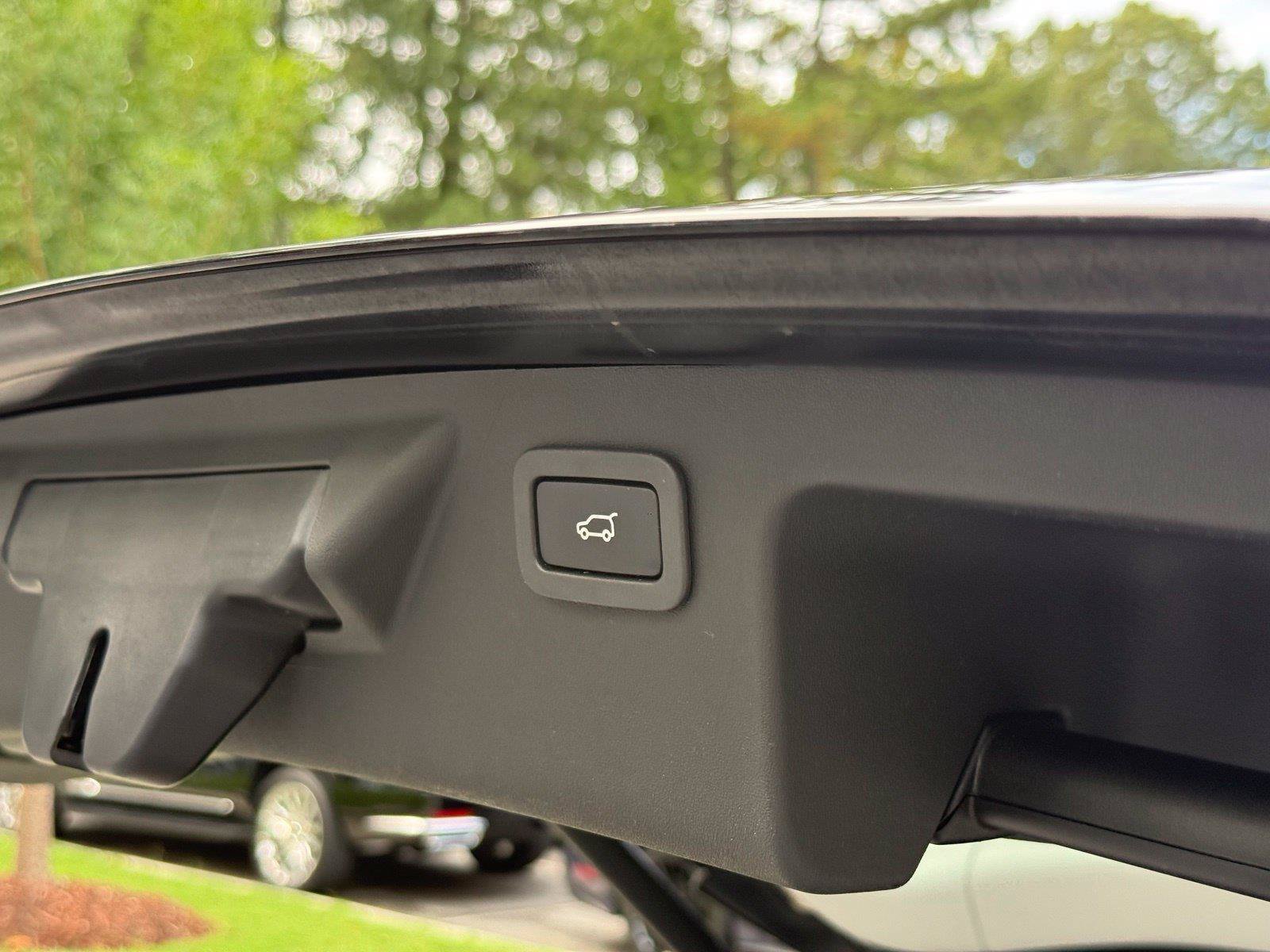 Used 2017 Land Rover Discovery Sport HSE AWD/4WD image 15