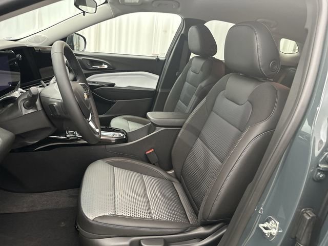 New 2026 Chevrolet Trax LT w/ LT Convenience Package FWD image 14