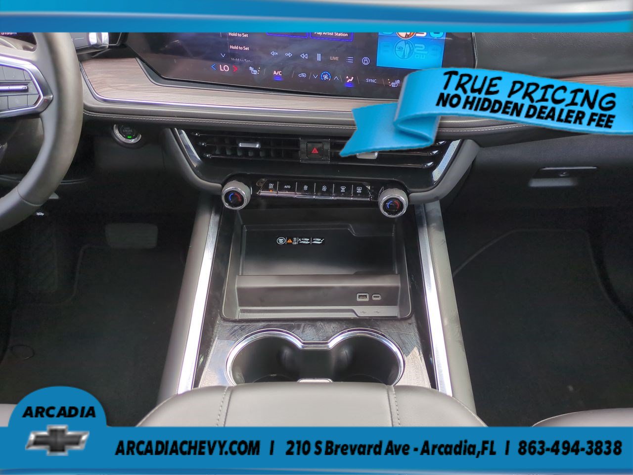 Used 2025 Chevrolet Suburban LT w/ Comfort Package RWD image 20
