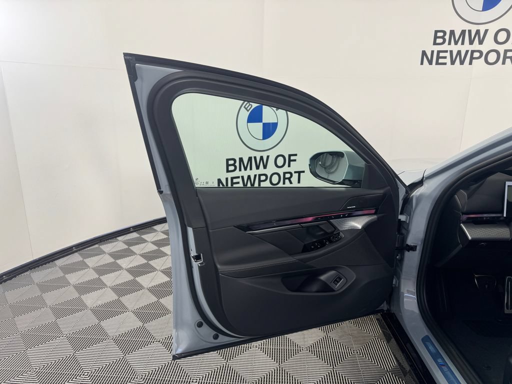 New 2027 BMW 530i xDrive w/ M Sport Package AWD/4WD image 16