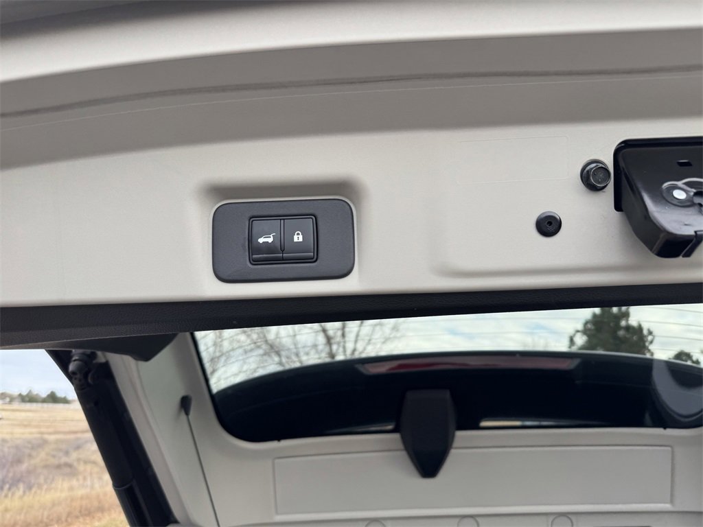 Used 2023 Nissan Ariya AWD image 10