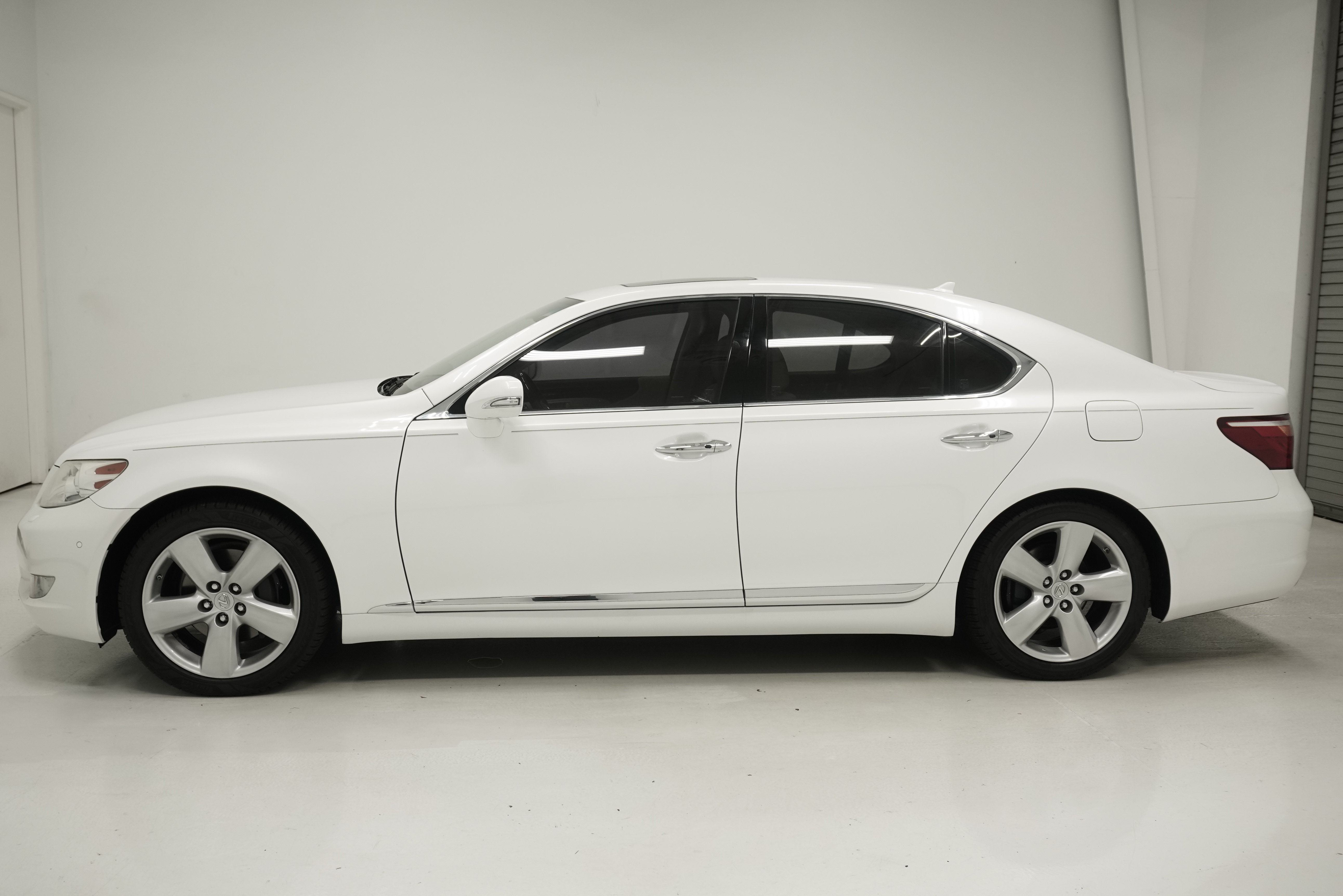 Used 2012 Lexus LS 460 w/ Luxury Value Edition RWD image 7