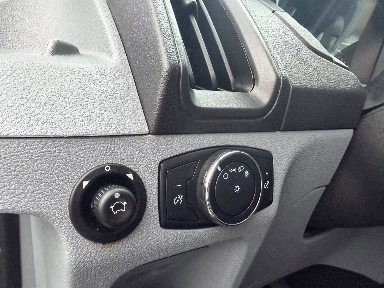 Used 2015 Ford Transit 350 XLT image 19