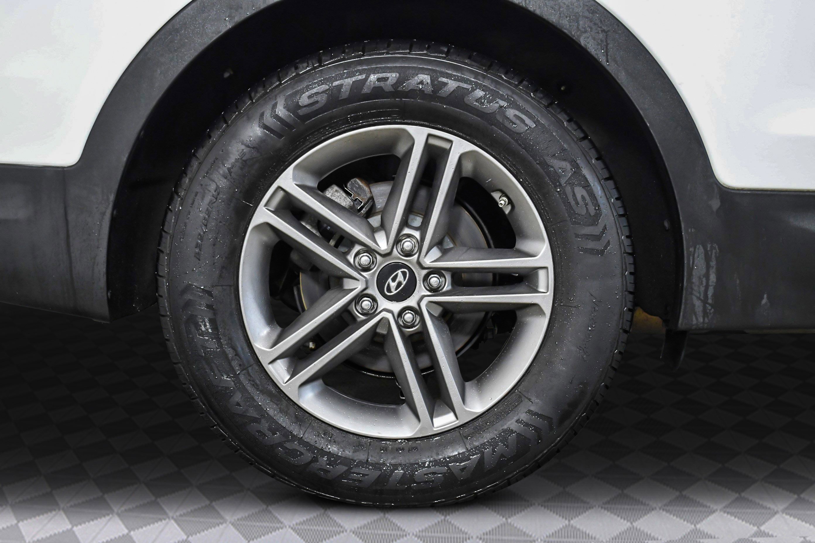 Used 2017 Hyundai Santa Fe Sport image 30